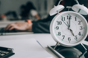 Bagaimana Cara Perhitungan Lembur dan Apa Dasar Hukumnya?