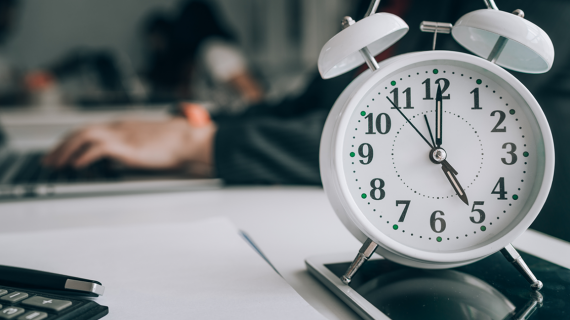 Bagaimana Cara Perhitungan Lembur dan Apa Dasar Hukumnya?