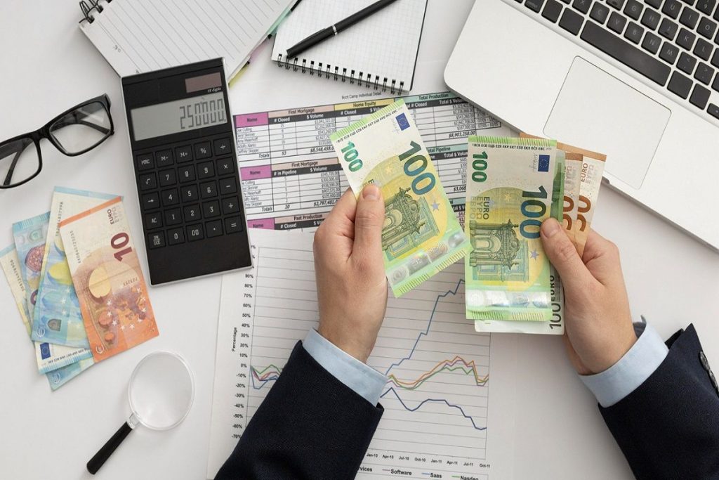 Analisis Rasio Keuangan Perusahaan (Financial Analysis Ratio)