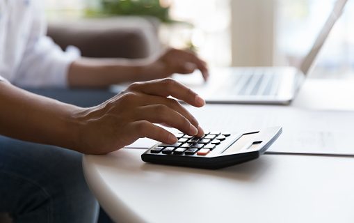 Perhitungan pajak menggunakan Kurs KMK atau Kurs BI?