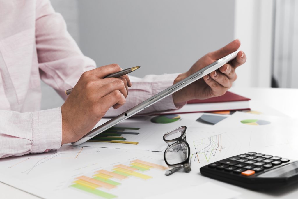 Business Man Working Office Desktop 2 1024x683