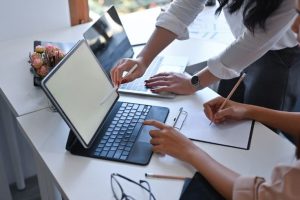 Mengenal Profesi Bookkeeper: Tugas, Perbedaan dengan Akuntan, dan Keterampilan yang Diperlukan